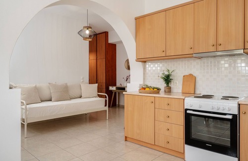 Mikri Vigla Apartment | Cycladic apartment - just a few meters from Orkos beach!