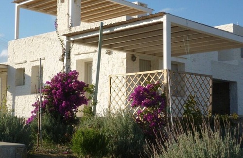 Logaras Condo | Cycladic Aegean house, breathtaking sea view, 5 min. from beaches.