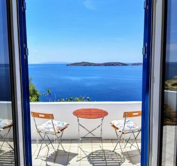 Mpatsi House | Cycladic Horizon Island Villa By Hostandros