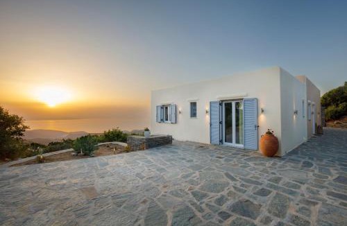 Ioulida Villa | Cycladic Villa with sea view!