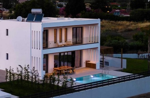 Gennadi Villa | D&R Boutique Villas R
