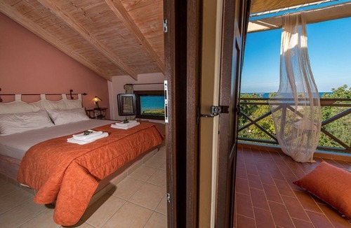 Psarou Apartment | Dante's Sea View Τwo Βedroom Μaisonnette