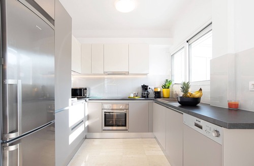 Galatsi Apartment | Das Lichtdurchflutete Penthouse in Athen