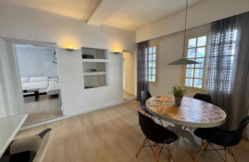 Vathi Apartment | Delfi Home