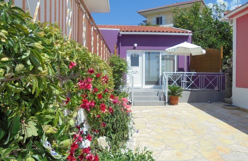 Kerameies Cottage | Delightful Holiday Cottage Finished To A Very High Standard.