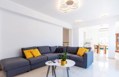 Galatsi Apartment | Delightful Penthouse