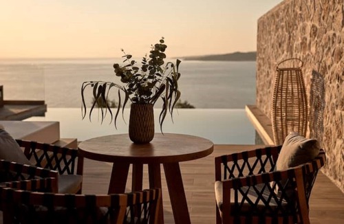 Skinaria Villa | Deluxe Panorama Suite with Private Infinity Pool and sea view