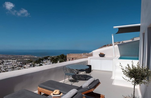 Pyrgos Villa | Deluxe Suite With Outdoor Hot Tub - La Torre