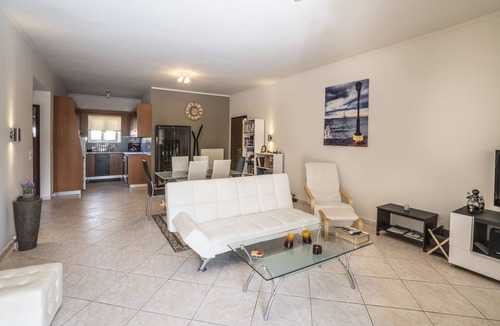 Kounoupidiana Condo | Deluxe Sunny Apartment Apollo