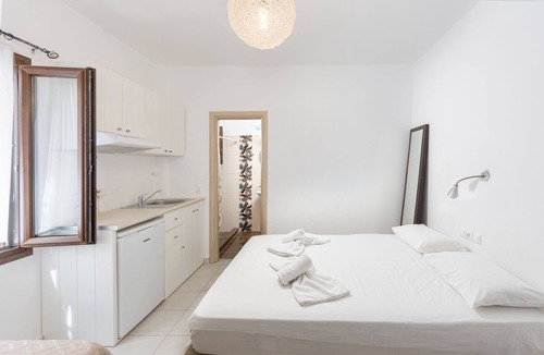 Naxos Town Apartment | Depis place naxos triple room 1st floor