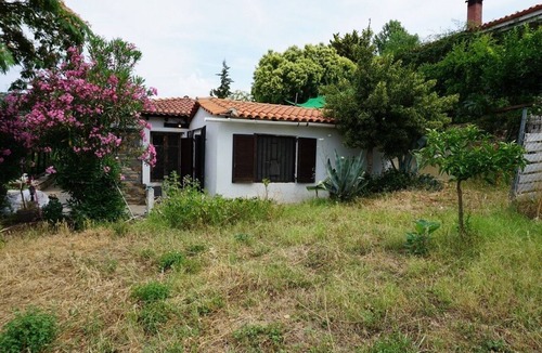 Nikita House | Detached holiday home for 5 people with garden and terrace