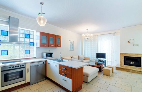 Kato Diminio Apartment | Diamante Beachfront Suite