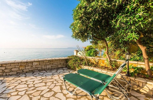Katavolos Apartment | Dinos - One Bedroom Apartment, Sleeps 4