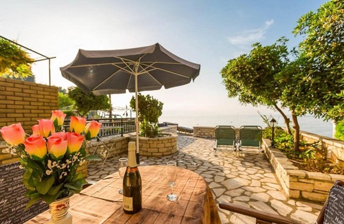 Katavolos Apartment | Dinos - One Bedroom Apartment, Sleeps 4