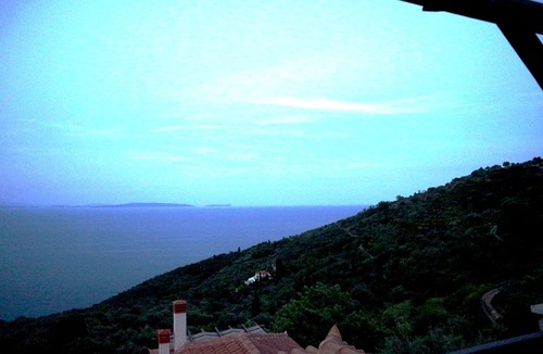 Livadi Villa | DIO GUESTHOUSES VILLA PARNONAS 3 B/R WITH PRIVATE GARDEN AND SWIMMINGPOOL