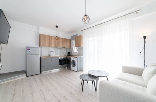 Paralia Ofryniou Apartment | Dionysos Residential Complex