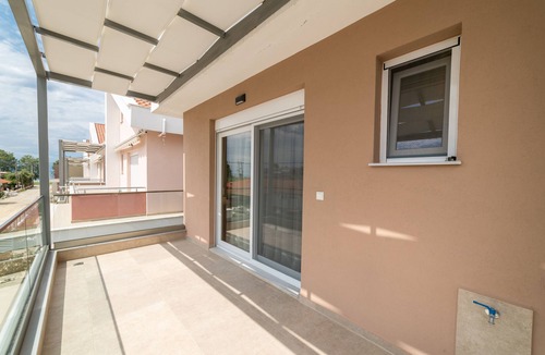 Ofrinion Villa | Dionysos- Two-Bedroom Duplex with Garden