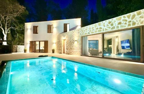 Achilleio Villa | Domenico Morani Luxury Villa Concept with private pool by DadoVillas