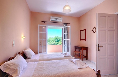 Agios Georgios Pagon Apartment | Dora Apartment 4 - in a quiet location only 300m from the sandy beach - in the bay of Agios Geo