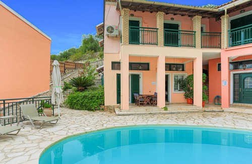 Katavolos House | Dora: Holiday House with 2 bedrooms, shared pool,100m from the beach