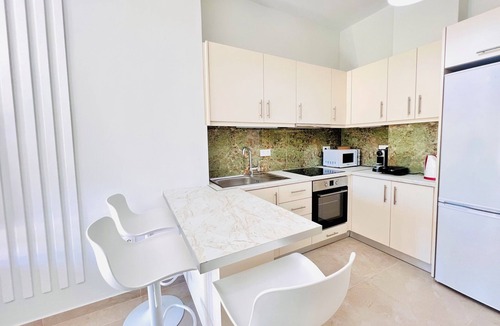 Kerameikos Apartment | Downtown Bliss – Piraeus Street by ΜΡS