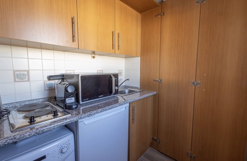 Plaka Apartment | Downtown Cocoon with Roof Deck