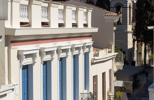 Plaka Apartment | Downtown Cocoon with Roof Deck