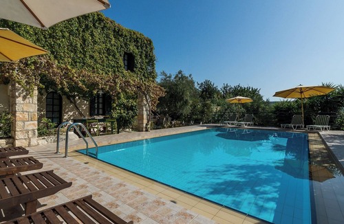 Douliana House | Dream 2 -traditional House With Pool To Share