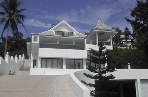 Taling Ngam House | Dream house in a coconut grove facing the sea (LIPANOÏ)