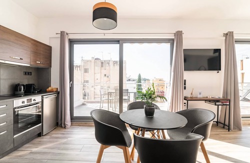 Athens City Centre Apartment | Dreamy Athens Penthouse with Acropolis View