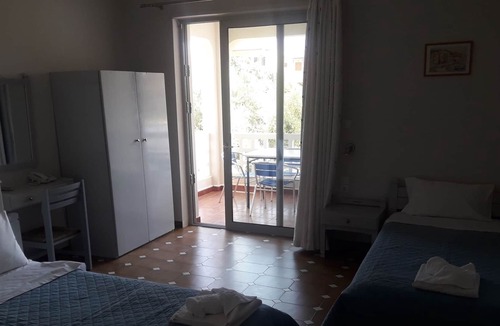 Mavrovouni Apartment | Drossia # 4 - One Bedroom Apartment, Sleeps 4