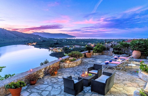 Kavallos Villa | Du Lac Omega Villa Private Pool