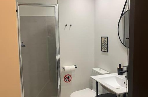 Vardaris Apartment | E2G URBAN STAY with Balcony