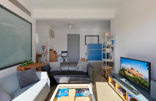 Psirri Apartment | Eastern Aromas loft in Psyri, Athens
