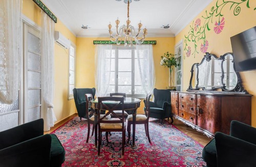 Omonia Apartment | Eclectic 4-Bed, 4-Bath Apt in Central Athens - AK1