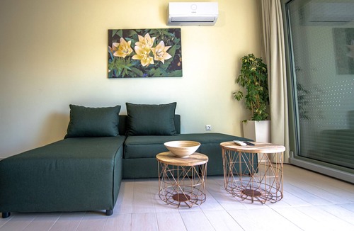 Petaloudes Apartment | Eden's Lily - Luxury Spacious Apartment With Sea View