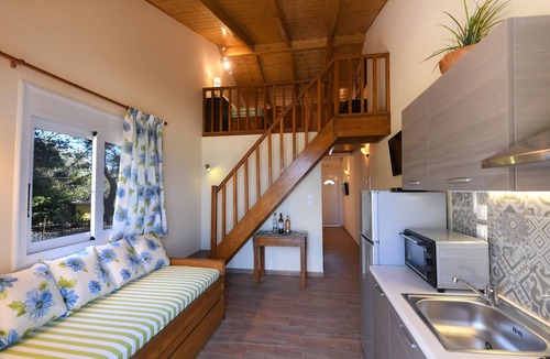 Agios Ioannis Apartment | Eine unabhängige, voll ausgestattete Wohnung direkt am Meer. by Interhome