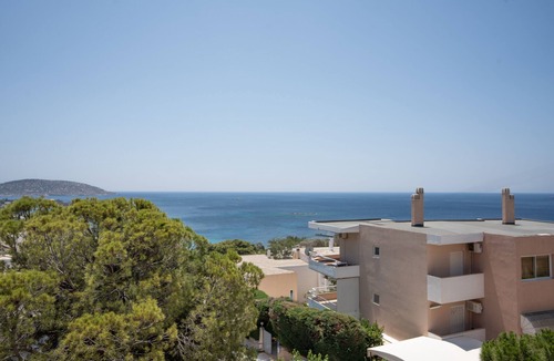 Saronida Apartment | El Mar Seaview Penthouse, 2 BDR, 7’ from beach, renovated