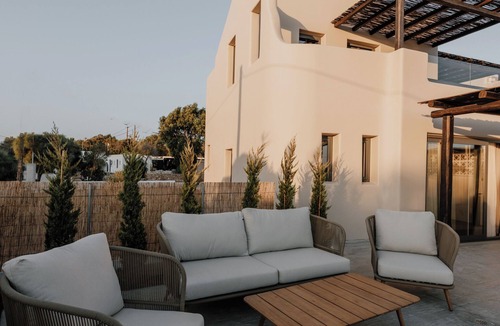 Plaka Villa | Elegance Villa with Private Pool and Private Jacuzzi