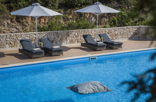 Skala Apartment | Elegant 2 bedroom apartment with private 107m2 pool and breakfast