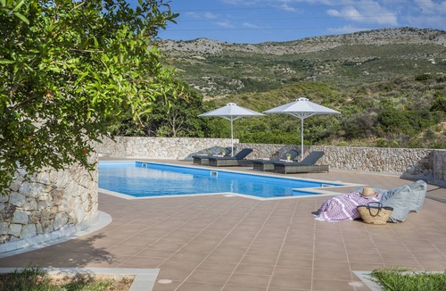 Skala Apartment | Elegant 2 bedroom apartment with private 107m2 pool and breakfast