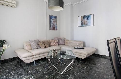 Athens City Centre Apartment | Elegant 75sq+HeatedJacuzzi+balcony W/AcropolisView