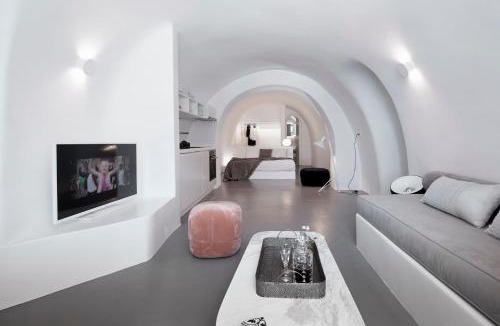 Oia Villa | Elegant Santorini House 3 Bedroom Villa Caldera View-Outdoor Hot Tub Oia