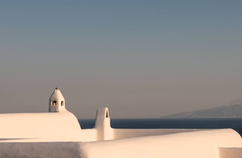 Kalafatis Villa | ELEGANT SEASIDE VILLA, INFINITY POOL, STUNNING VIEWS, EASY ACCESS TO 3 BEACHES
