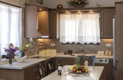 Koutsouras Villa | Elegant stone house with spa & beach, summer & winter, wheelchair-accessible