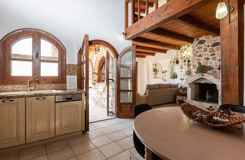 Elaia House | Elia Woodstone Houses