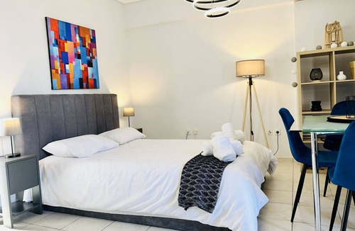 Peiraiki Apartment | Ella Suite Piraeus Stylish St, Balcony & Sea View