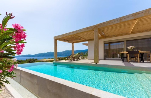 Evgiros Villa | ELYANE VILLAS 2 - Luxury villa panoramic sea views near Amoussa Beach