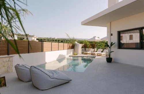 Skouloufia Villa | Emerald Harmony Villa with Private Pool & Jacuzzi
