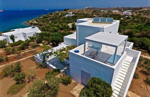 Nea Cryssi Akti Villa | En Bord de Mer, Entre Vignes et Oliviers